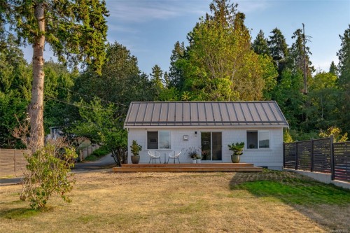 7902 Lantzville Rd, Lantzville, BC 