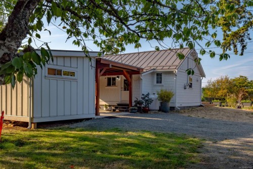 7902 Lantzville Rd, Lantzville, BC 