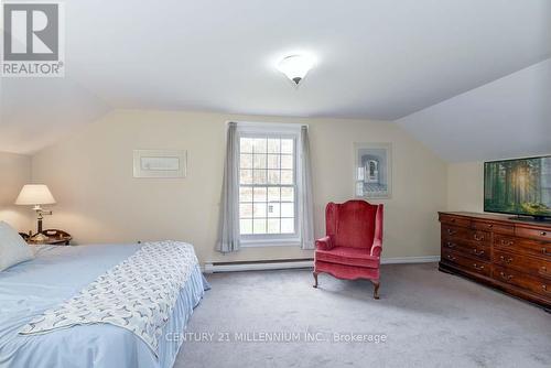 1380 Queen Street W, Caledon, ON - Indoor Photo Showing Bedroom
