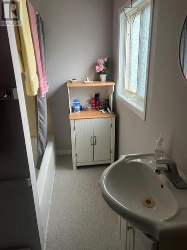 22 Lakeside, Blind River, ON - Indoor Photo Showing Bathroom