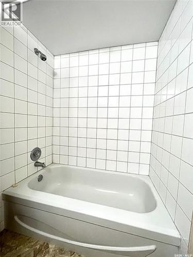3 34 Central Avenue S, Swift Current, SK - Indoor Photo Showing Bathroom