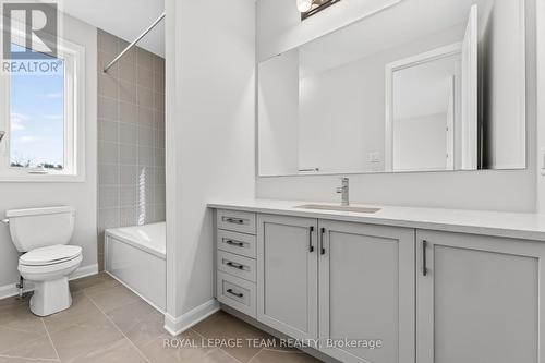 2000 Wanderer Avenue, Ottawa, ON - Indoor Photo Showing Bathroom