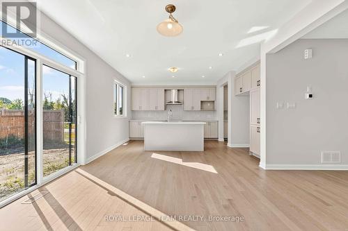 2000 Wanderer Avenue, Ottawa, ON - Indoor Photo Showing Kitchen
