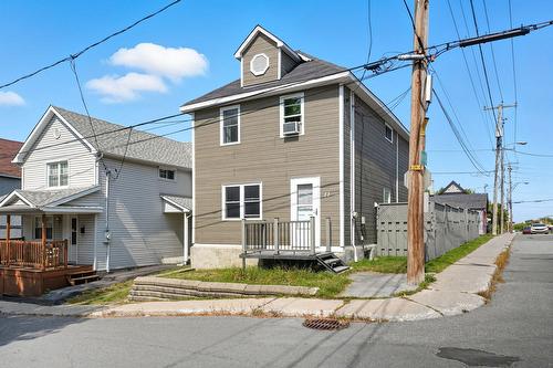 11 Rue Garneau  Gatineau (Hull), QC J8X 1R4