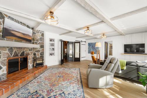 Salon - 126 Rue Du Docteur-Fauteux, Shawinigan, QC - Indoor Photo Showing Living Room With Fireplace