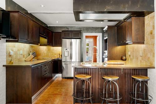 Cuisine - 126 Rue Du Docteur-Fauteux, Shawinigan, QC - Indoor Photo Showing Kitchen With Upgraded Kitchen