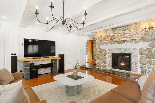 Salon - 126 Rue Du Docteur-Fauteux, Shawinigan, QC - Indoor Photo Showing Living Room With Fireplace