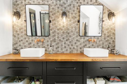 Salle de bains - 126 Rue Du Docteur-Fauteux, Shawinigan, QC - Indoor Photo Showing Bathroom