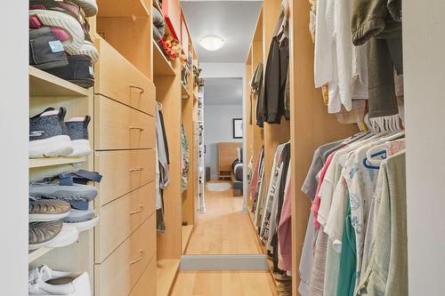 Penderie (Walk-in) - 133 Rue Des Monts, Saint-Sauveur, QC - Indoor With Storage