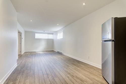 Salle familiale - 7955 Rue De Lausanne, Brossard, QC 