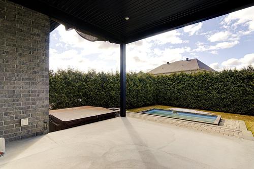 Terrasse - 7955 Rue De Lausanne, Brossard, QC 