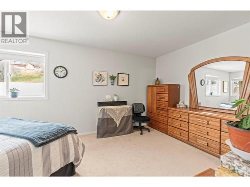 4900 Okanagan Avenue Unit# 402, Vernon, BC - Indoor Photo Showing Bedroom