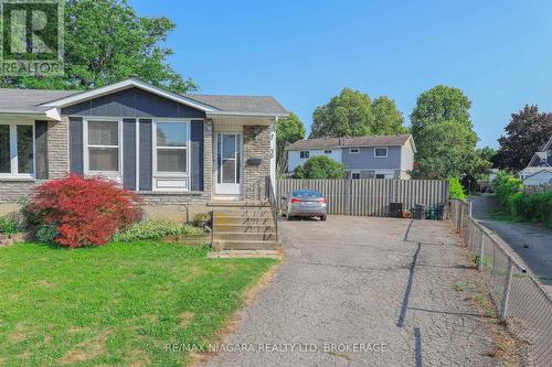 30 GARFIELD LANE  St. Catharines (Haig), ON L2R 7G9