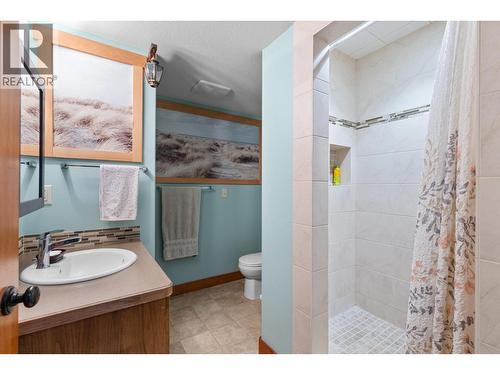 2504 Gould Road, Kamloops, BC - Indoor Photo Showing Bathroom