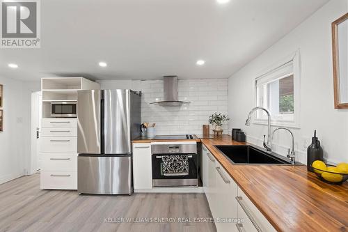 30 Pier Street, Scugog, ON - Indoor Photo Showing Kitchen With Upgraded Kitchen