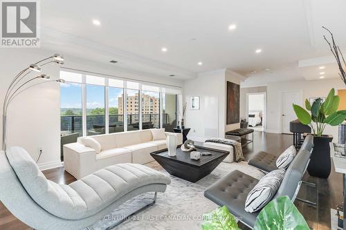 809 - 505 Talbot Street, London East (East F), ON - Indoor Photo Showing Living Room