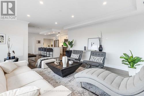 809 - 505 Talbot Street, London East (East F), ON - Indoor Photo Showing Living Room