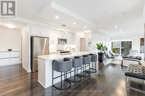 809 - 505 Talbot Street, London East (East F), ON - Indoor Photo Showing Kitchen With Upgraded Kitchen