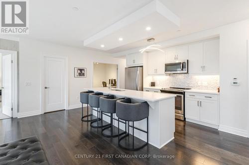 809 - 505 Talbot Street, London East (East F), ON - Indoor Photo Showing Kitchen With Upgraded Kitchen