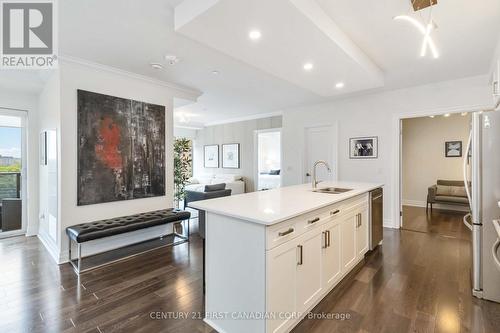 809 - 505 Talbot Street, London East (East F), ON - Indoor Photo Showing Kitchen With Double Sink With Upgraded Kitchen