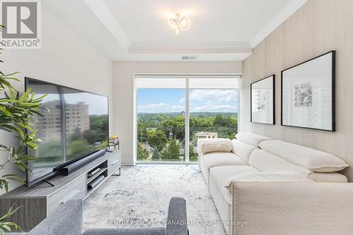 809 - 505 Talbot Street, London East (East F), ON - Indoor Photo Showing Living Room