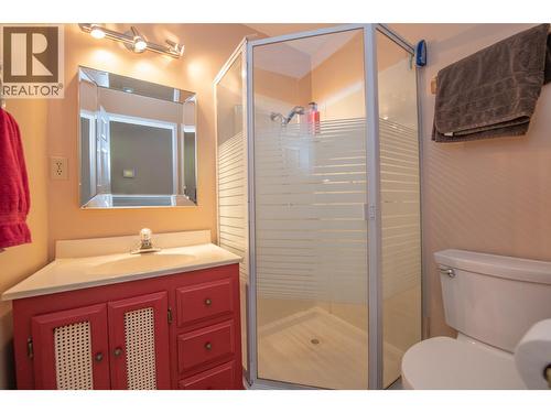 4587 Briggs Road, Vernon, BC - Indoor Photo Showing Bathroom