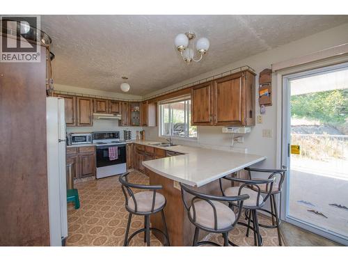 4587 Briggs Road, Vernon, BC - Indoor Photo Showing Kitchen With Double Sink