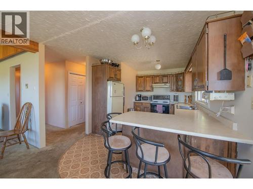 4587 Briggs Road, Vernon, BC - Indoor Photo Showing Kitchen
