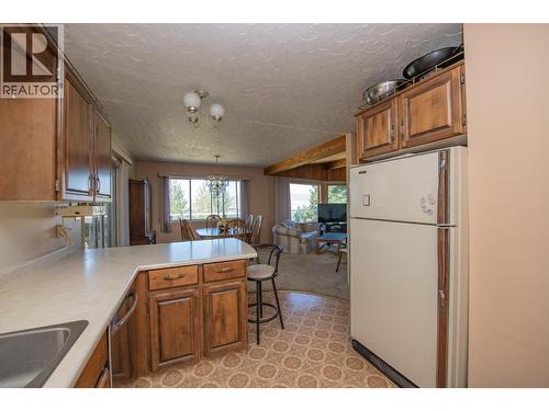 4587 Briggs Road, Vernon, BC - Indoor Photo Showing Kitchen