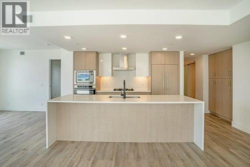 1588 Ellis Street Unit# 609, Kelowna, BC - Indoor Photo Showing Kitchen