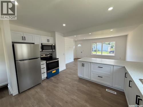 223 Eisenhower Street, Midale, SK - Indoor Photo Showing Kitchen