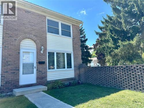 885 CARLETON PLACE Unit# 1  Sarnia, ON N7T 3V8