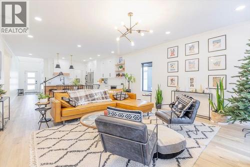 4600 Alpine Way, Fernie, BC - Indoor Photo Showing Living Room