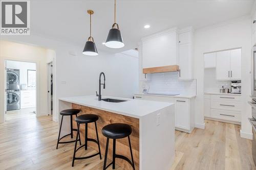 4600 Alpine Way, Fernie, BC - Indoor Photo Showing Kitchen With Upgraded Kitchen