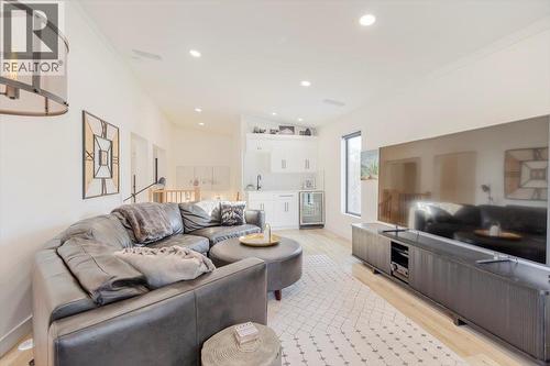 4600 Alpine Way, Fernie, BC - Indoor Photo Showing Living Room