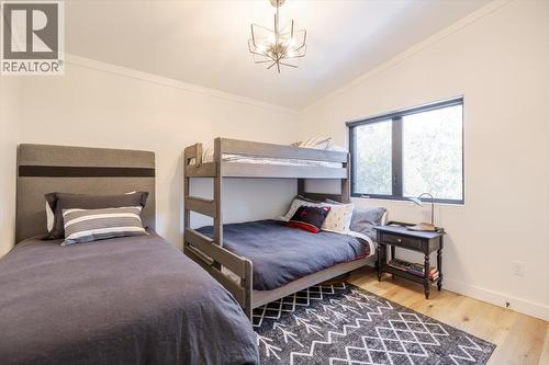 4600 Alpine Way, Fernie, BC - Indoor Photo Showing Bedroom