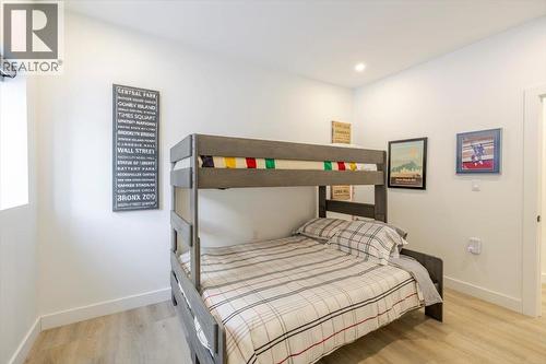 4600 Alpine Way, Fernie, BC - Indoor Photo Showing Bedroom