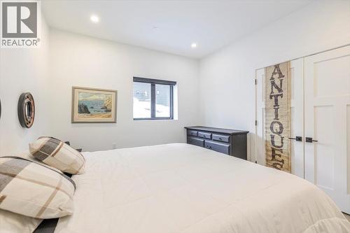 4600 Alpine Way, Fernie, BC - Indoor Photo Showing Bedroom