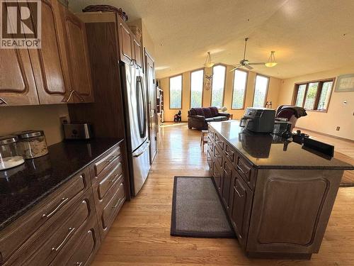 15562 287 Road, Fort St. John, BC - Indoor Photo Showing Kitchen