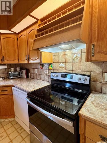 403 Churchill Street, Hudson Bay, SK - Indoor Photo Showing Kitchen