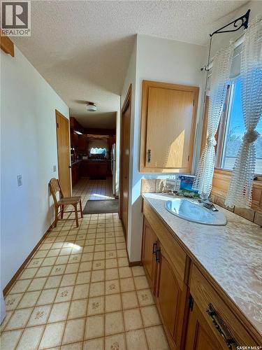 403 Churchill Street, Hudson Bay, SK - Indoor Photo Showing Bathroom