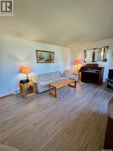 403 Churchill Street, Hudson Bay, SK - Indoor