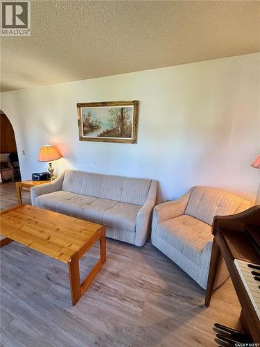 403 Churchill Street, Hudson Bay, SK - Indoor Photo Showing Living Room