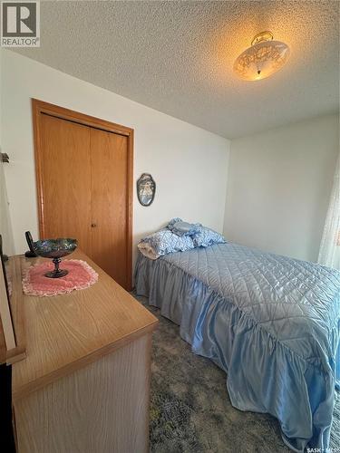 403 Churchill Street, Hudson Bay, SK - Indoor Photo Showing Bedroom