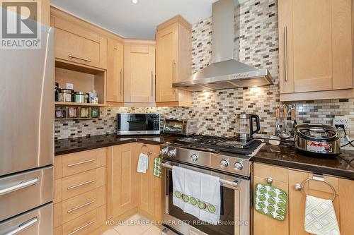 3040 Bentley Drive, Mississauga, ON - Indoor Photo Showing Kitchen
