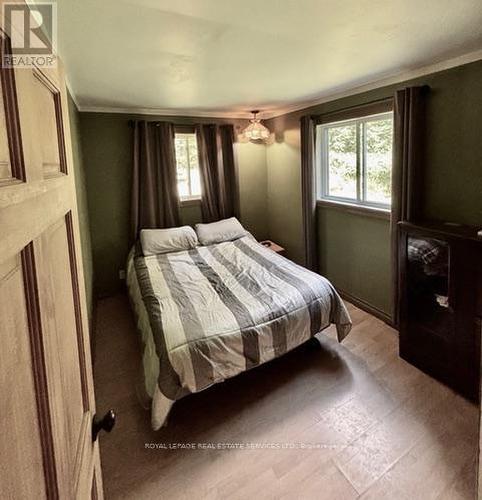 1116 Moon River Road, Muskoka Lakes, ON - Indoor Photo Showing Bedroom