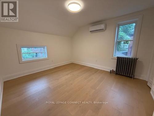 24 Ashley Street, Hamilton, ON - Indoor Photo Showing Other Room