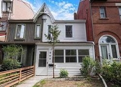 243 LIPPINCOTT STREET  Toronto, ON M5S 2P4