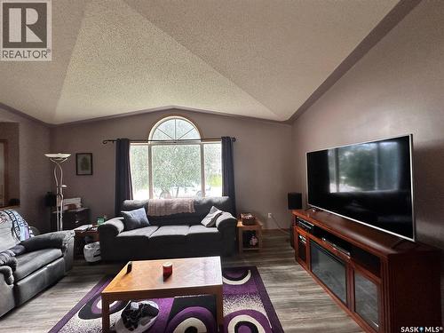 536 5Th Avenue, Hudson Bay, SK - Indoor Photo Showing Living Room