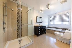 Salle de bains attenante à la CCP - 